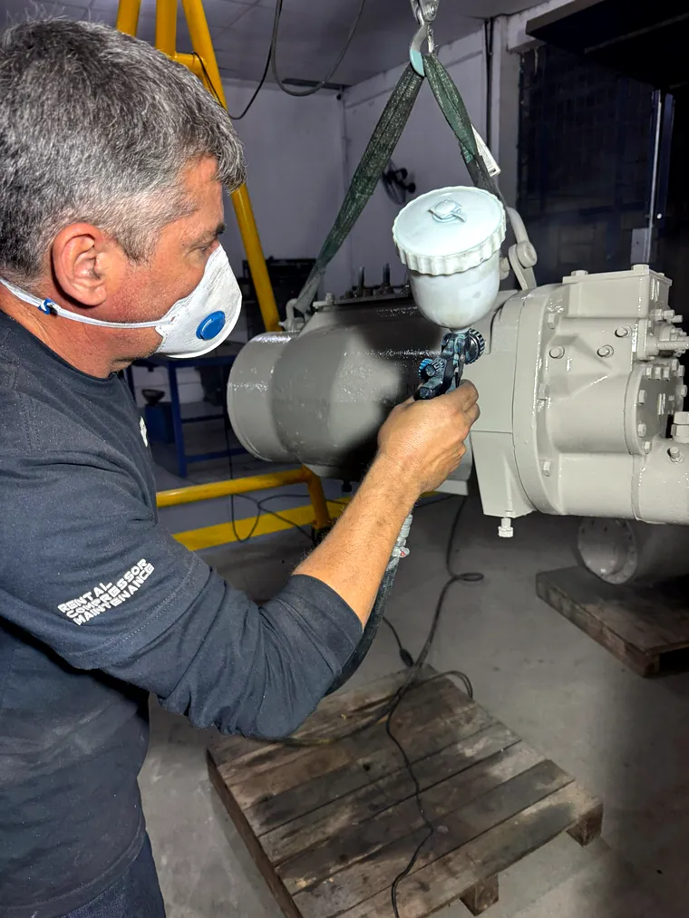 Acabamento e pintura do compressor